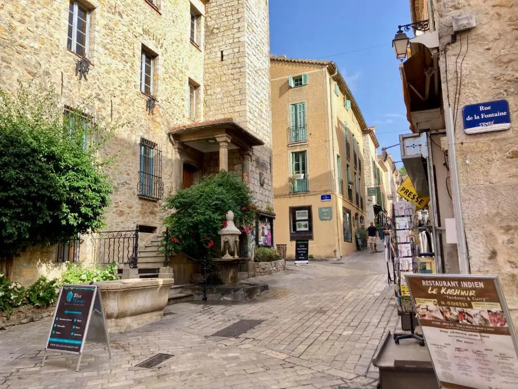 Charming Apartment in the heart of Valbonne Village