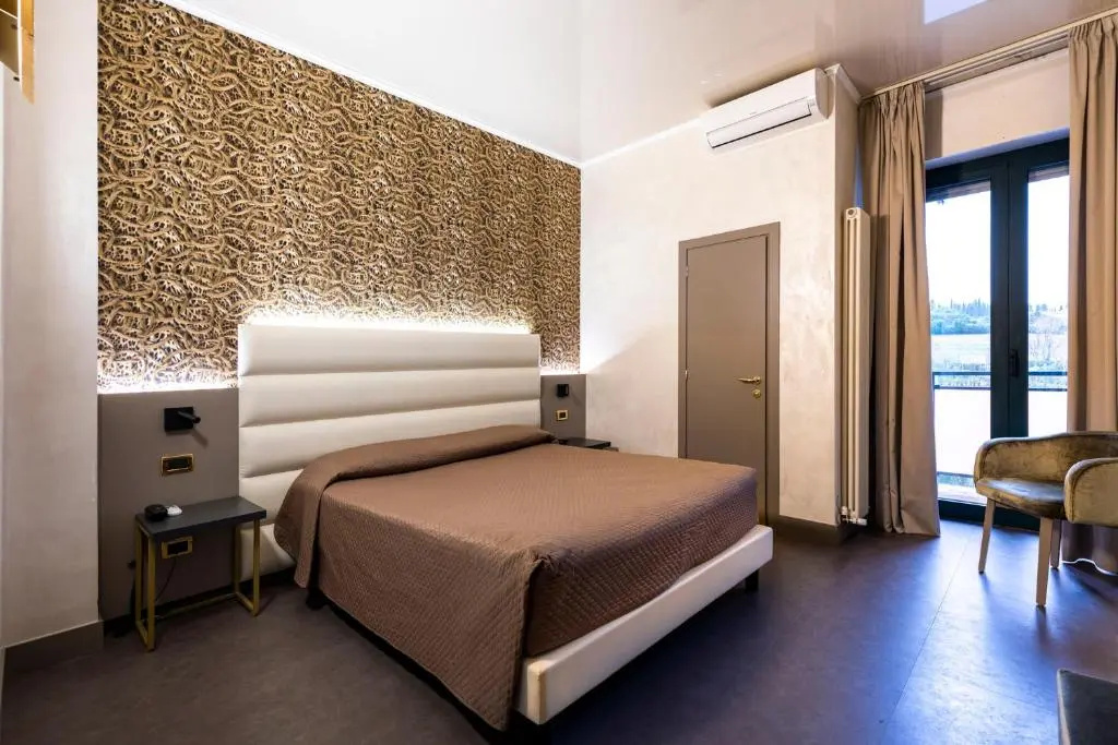 Standard Double room with balcony (full double bed)