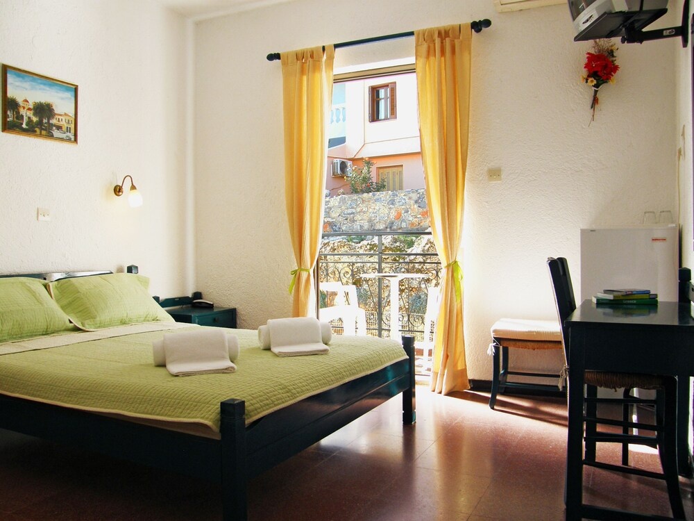 Victoria Hotel — 3