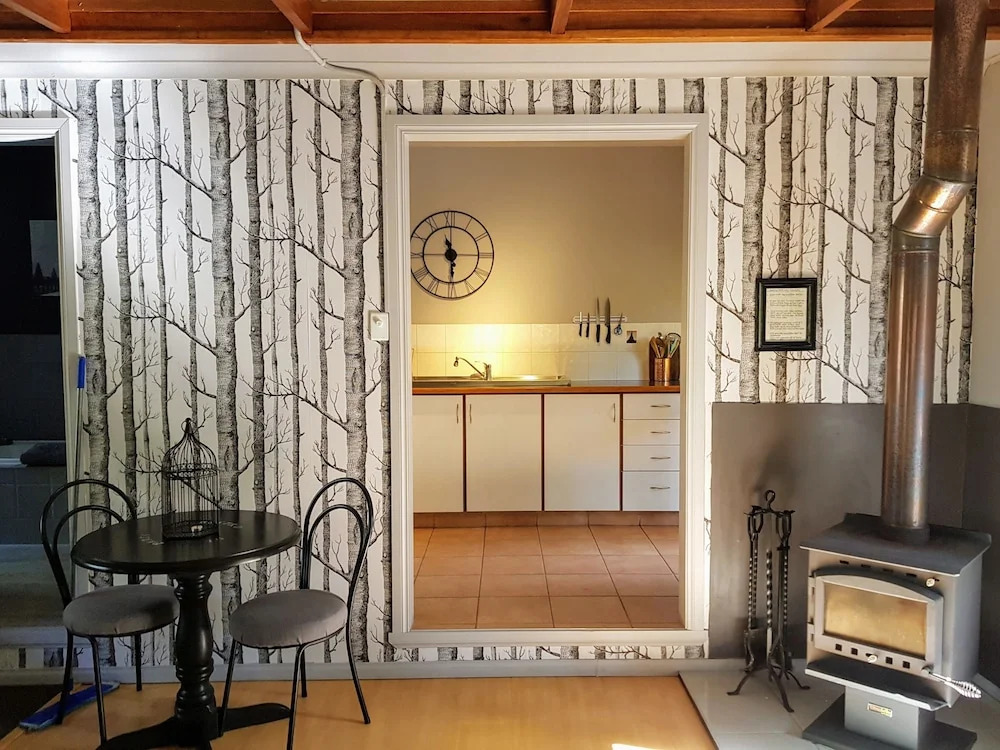 雙臥室四間連棟別墅，附設陽台和園景。