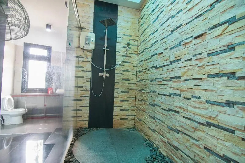 RedDoorz near Gia Dinh Church