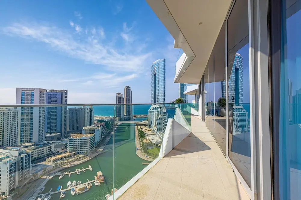 Brand New, Stylish 2br and M, Amazing Marina Views