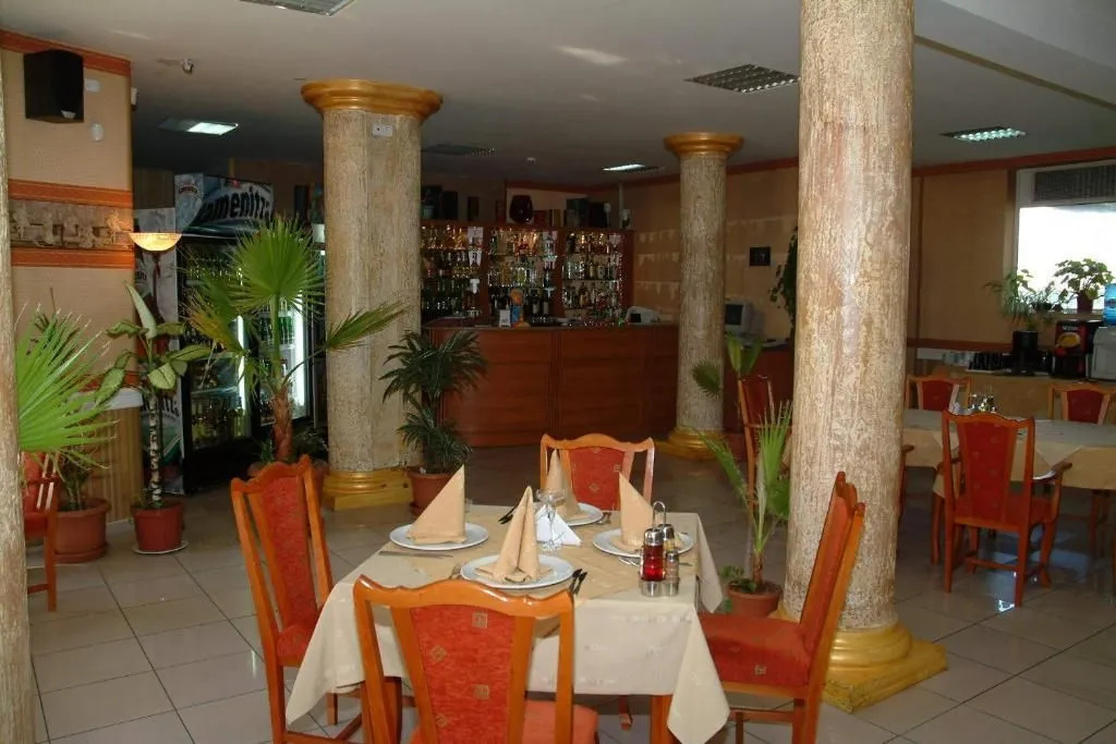 Food & Beverage