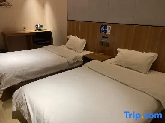 Economy Double room (twin beds)