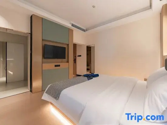 Deluxe Double room (full double bed)