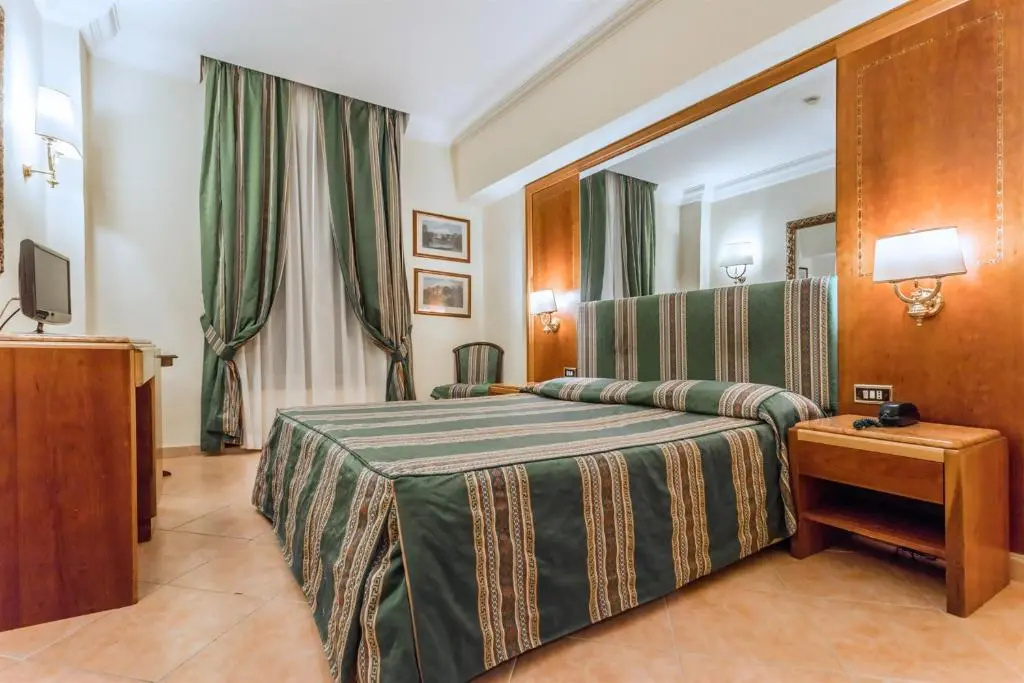 Classic Double room (full double bed)