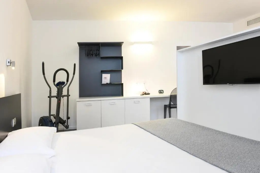 Superior Double room (full double bed)