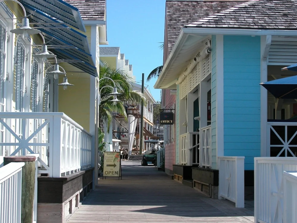 Conch Shell Harbour Island 5 Bedroom Home