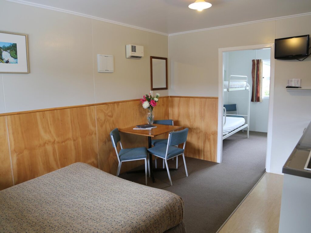 Taupo TOP 10 Holiday Park by null