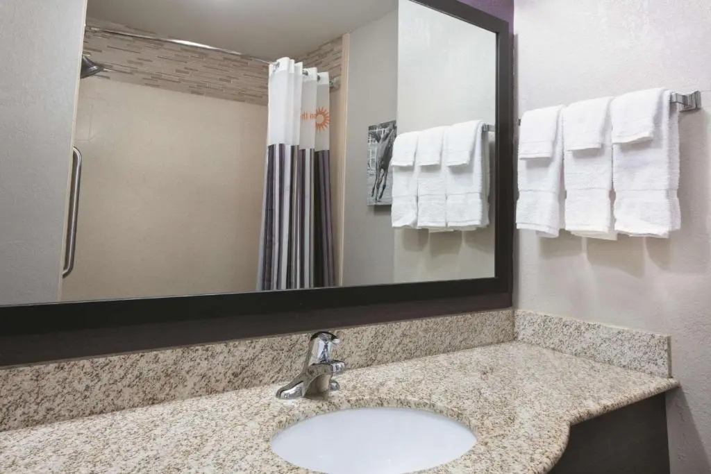 La Quinta Inn & Suites by Wyndham Covington - Chambres