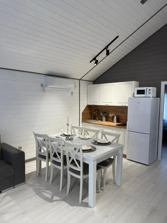 Superior Cottage