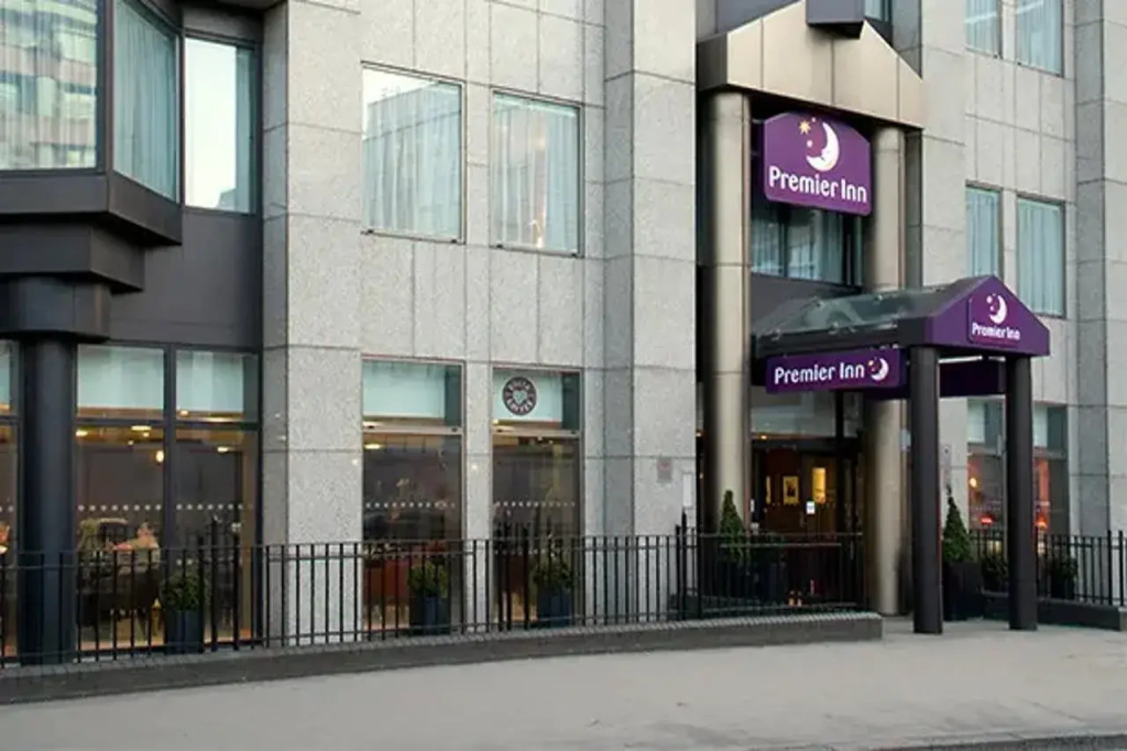 Premier Inn London City - Tower Hill — фото