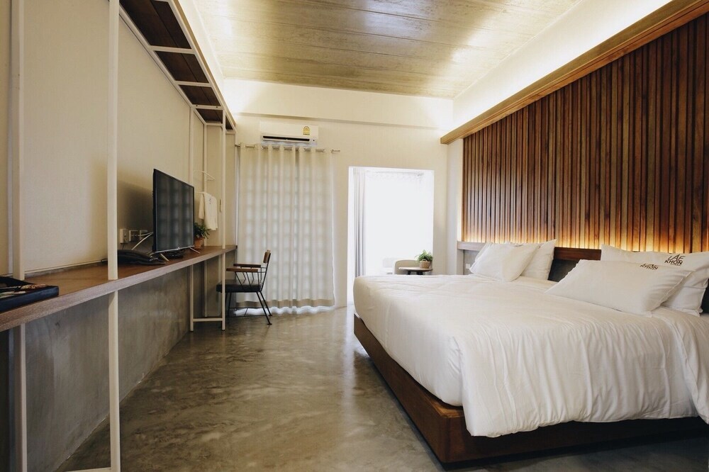 Двухместный номер Superior двуспальная кровать в Laekhon Nonbai Hotel