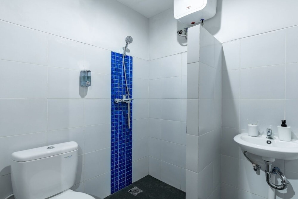Отель Cove Matahari Guesthouse в Денпасаре