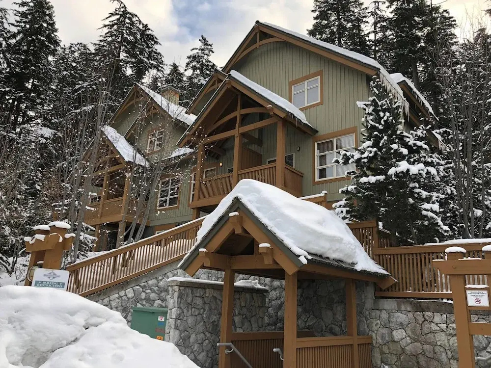 Ski in Ski out Minutes From Village, Private Hot Tub Sleeps 6 Free Shuttle