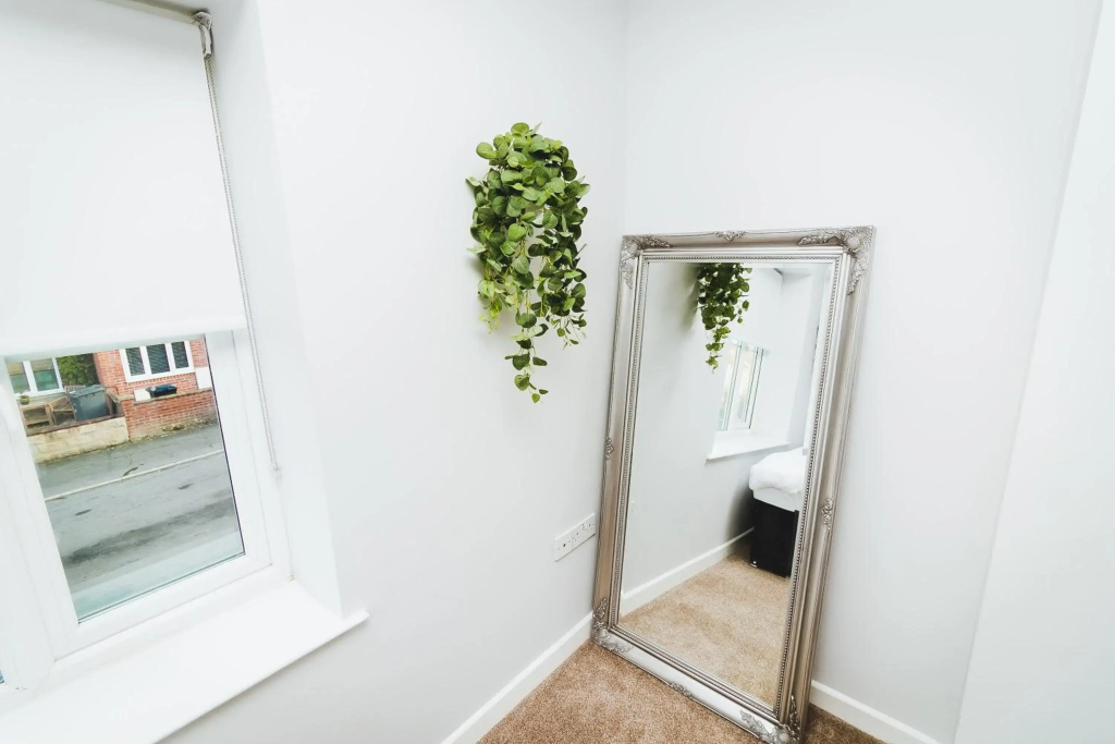 Newly Refurbished House - 10 Minute Walk From City Centre