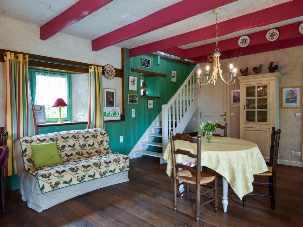 Cosy holiday home with terrace and garden near Quimperlé.