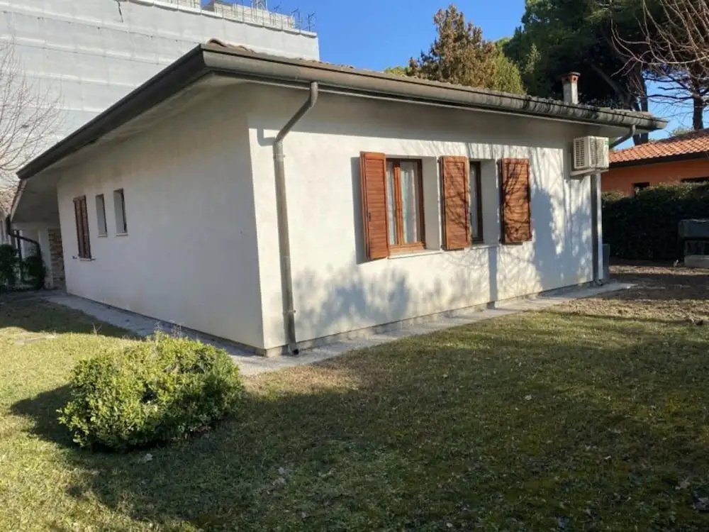 Spacious Single House With Barbecue and Garden