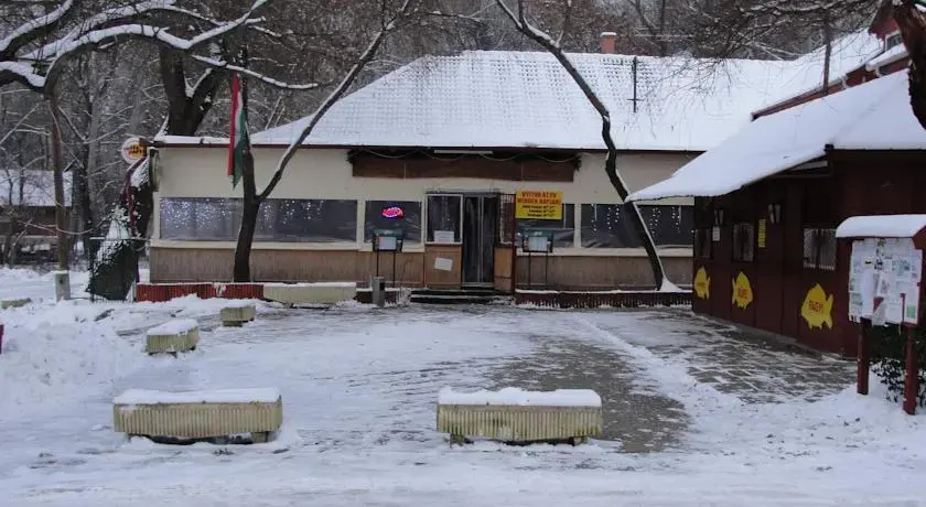 Tiszacsegei Halászcsárda és Panzió