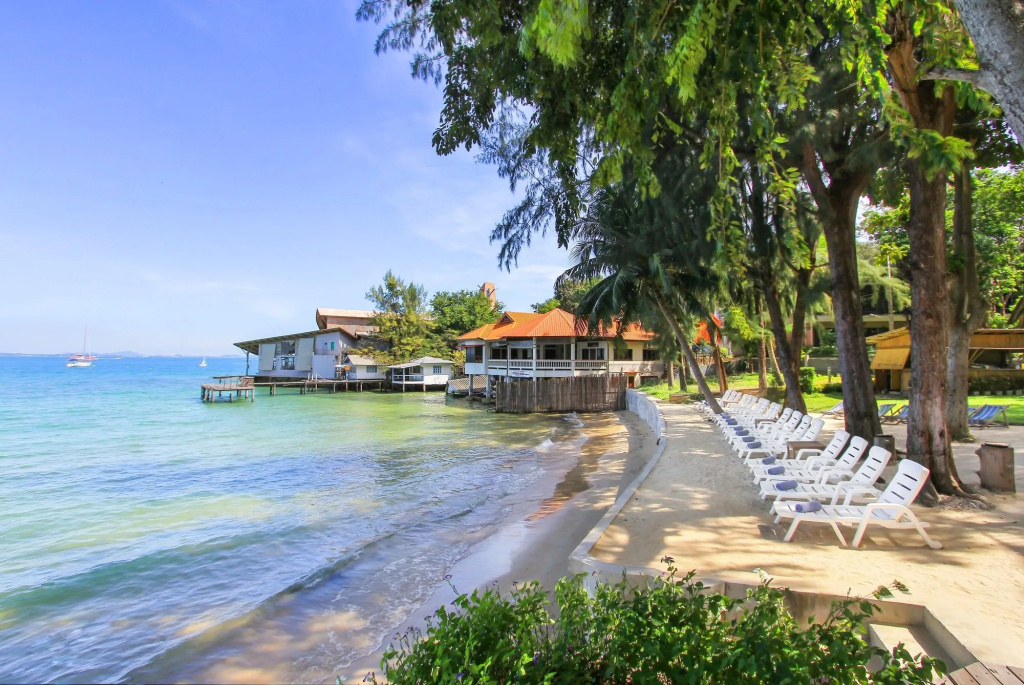 Beach & Waterfront