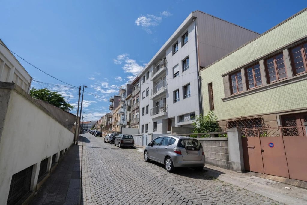 Bright Fresh Flat with Garage - Marquês