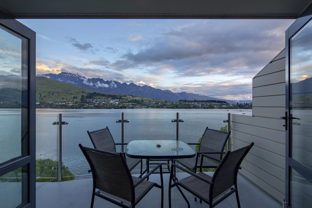 Balcony & Terrace