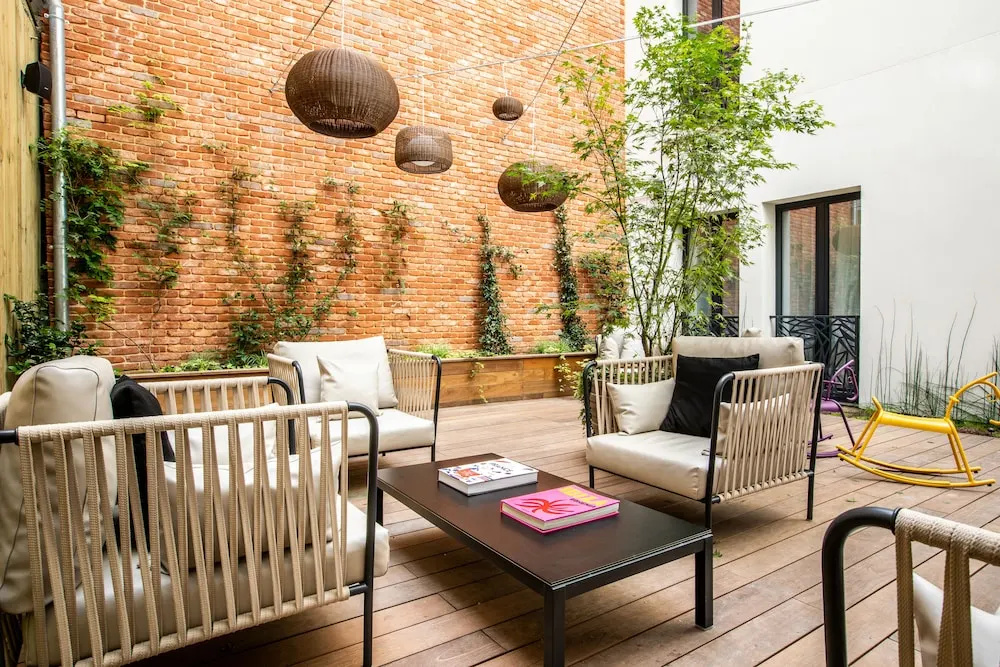Balcony & Terrace