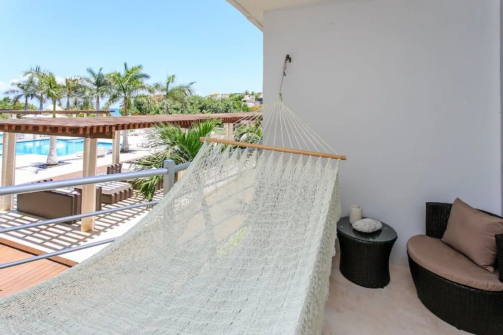 Luxury Condos at Magia