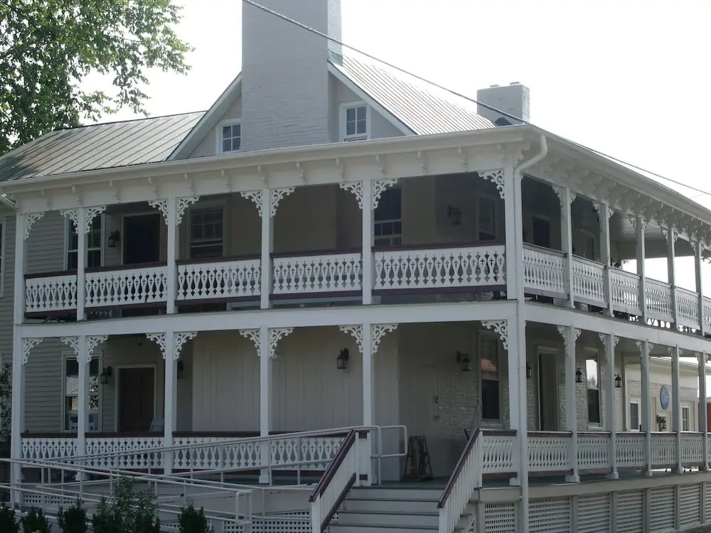 Hopkins Ordinary Bed Breakfast and Ale Works