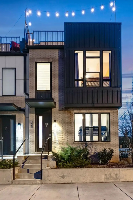Luxury Townhome With Rooftop Deck Skyline Views