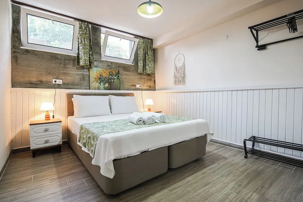 Economy Double Basement room (full double bed)