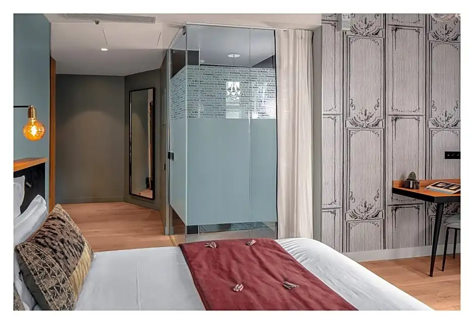 Lyric Hotel Paris 94