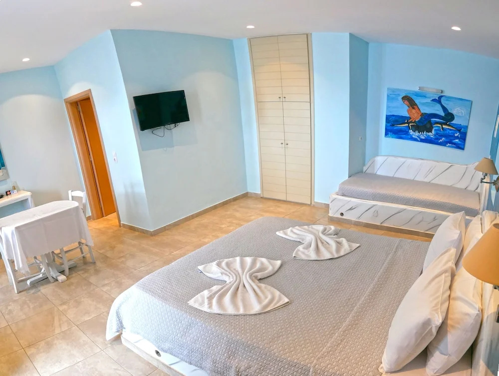 Standard Double room with balcony and with mountain view (full double bed)