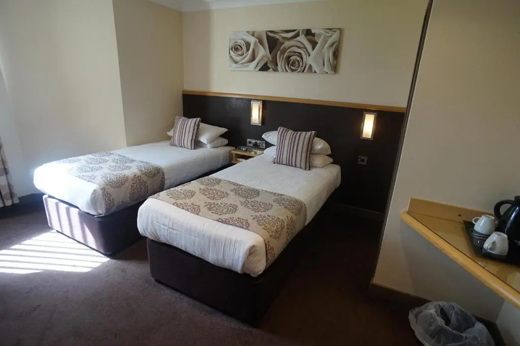 Damon's Hotel - Chambres