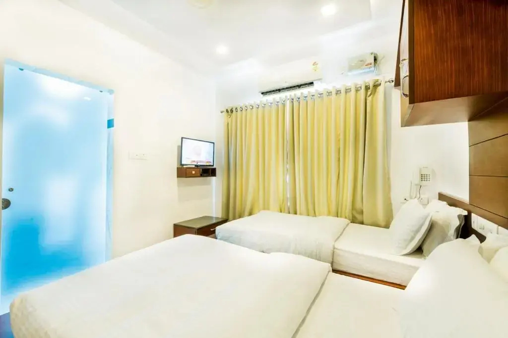 Deluxe Double room (full double bed)