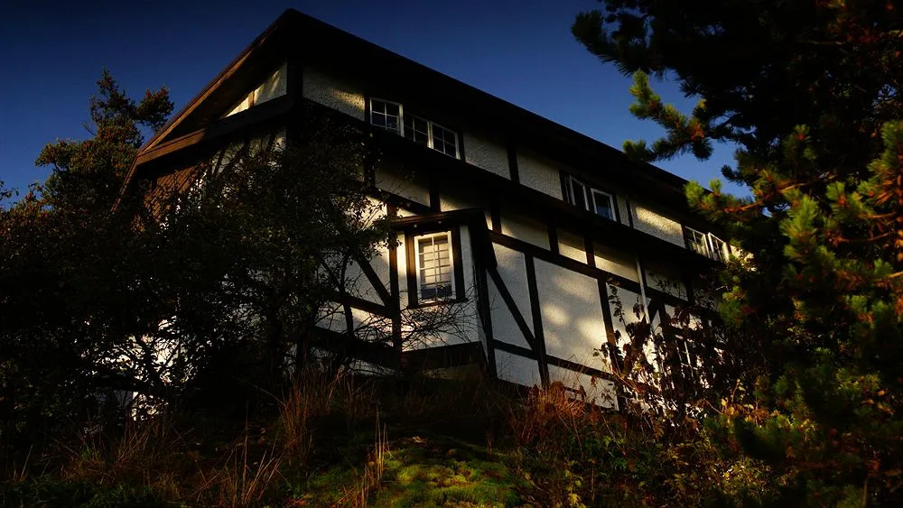 Denniston by the Sea Bed & Breakfast & Registry