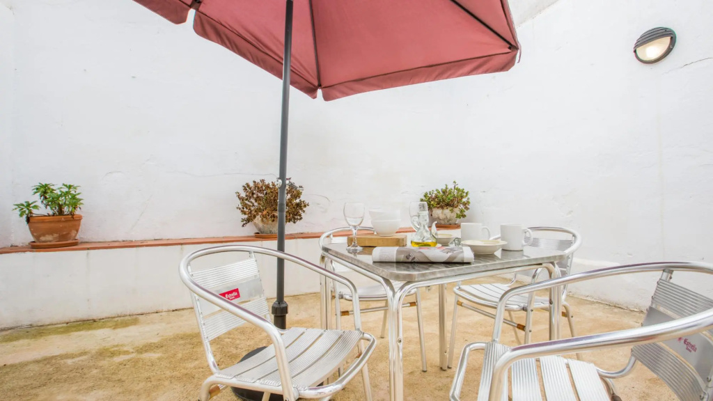 Sicars in Llafranc with 2 bedrooms and 1 bathrooms