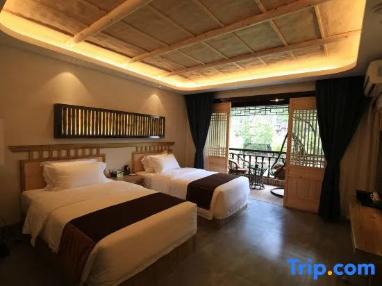Standard Double room with balcony and with river view (full double bed)