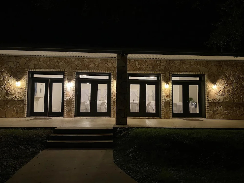 Frio Springs Lodges