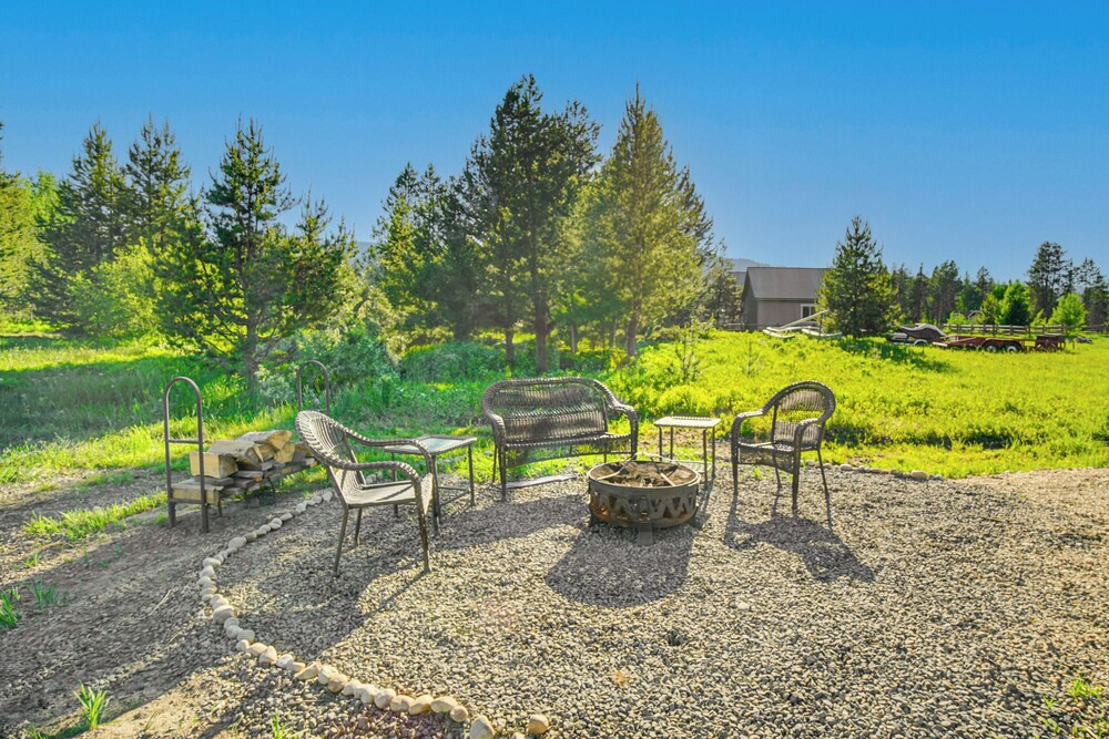 Family-friendly Donnelly Home w/ Private Hot Tub!