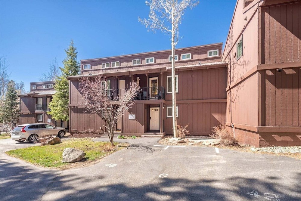 Tahoe City - Lake Forest Condo 3 Bedroom Condo