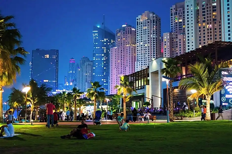 HOMESTAR, Jumeirah Beach Hostel - JBR - Pool, Beach, Metro