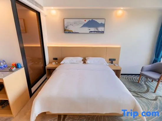 Deluxe Double room (full double bed)