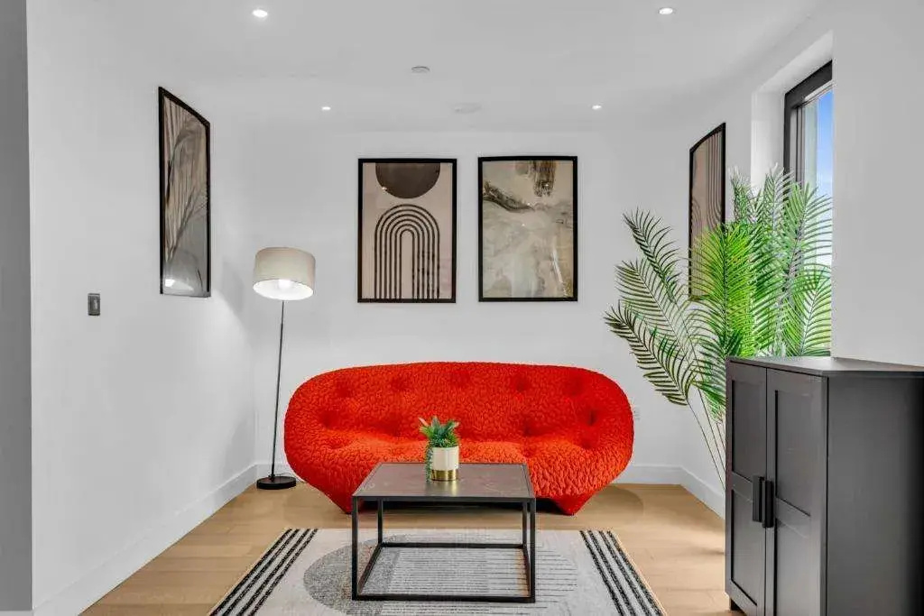 Commercial Street Apartment By Mysquare