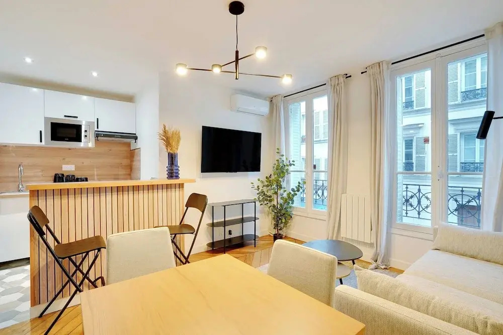Charming Refuge Near the Sacre Coeur