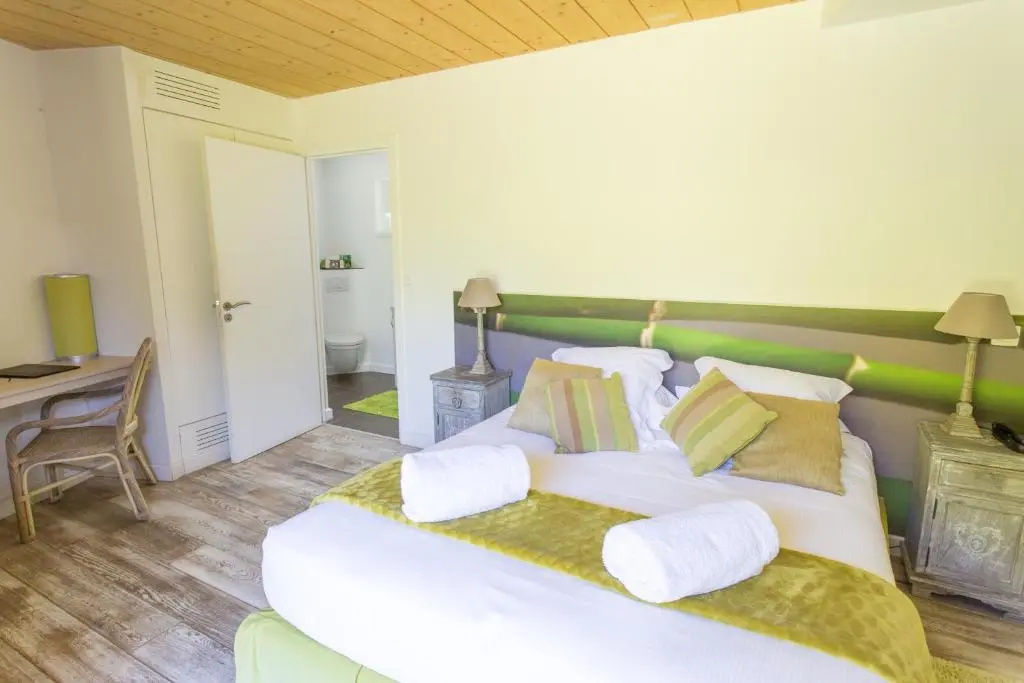 Standard Double room with balcony (full double bed)