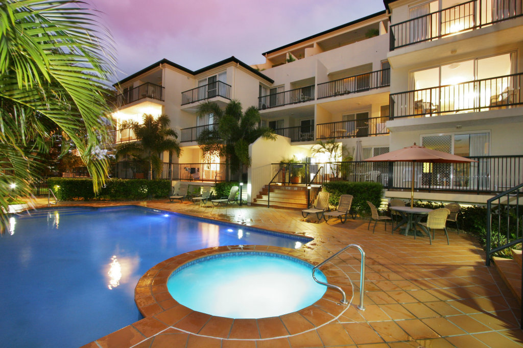 Sunset Island Resort Apartments image