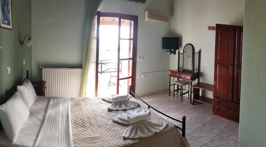 Standard Double room with sea view (full double bed)