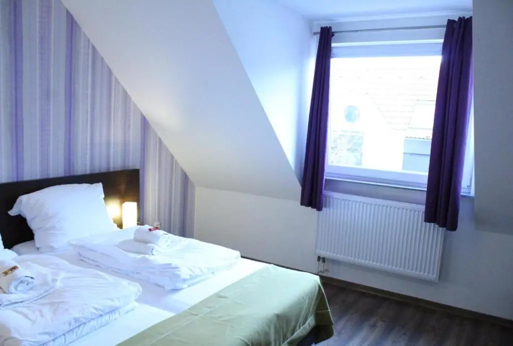 Economy Triple room