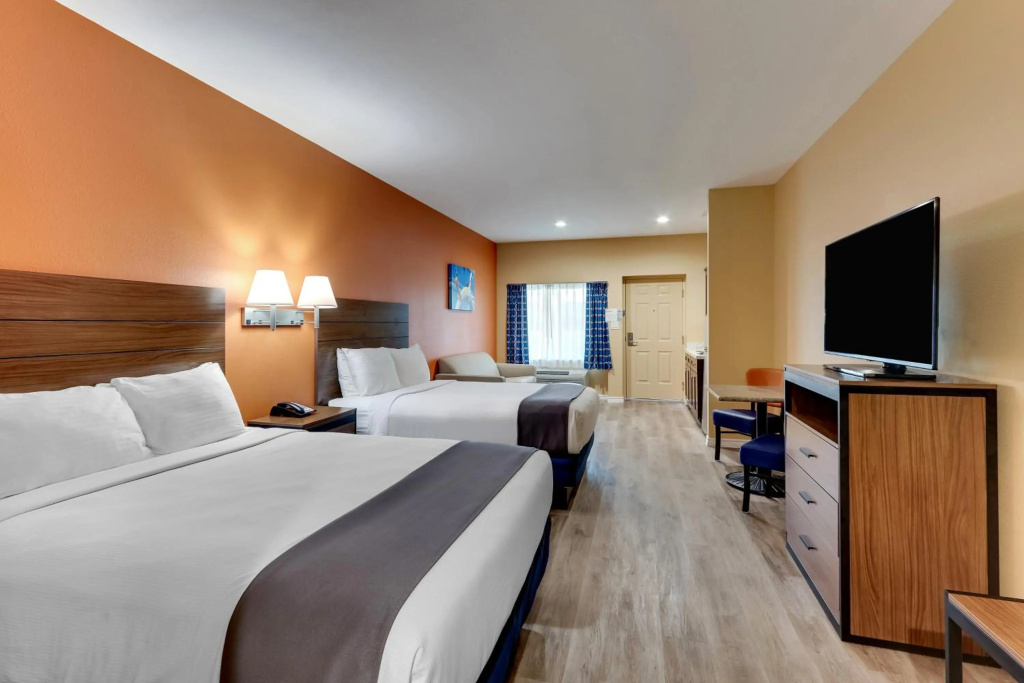 Captain's Quarters Inn — 3